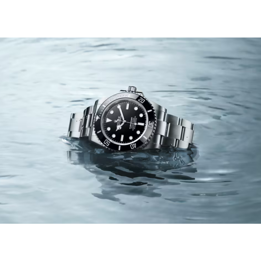 Rolex Submariner Oystersteel Ref# 124060 - Image 3